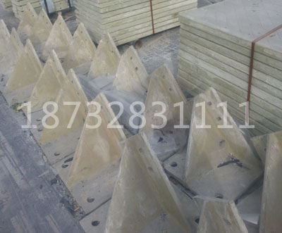 ����������g 